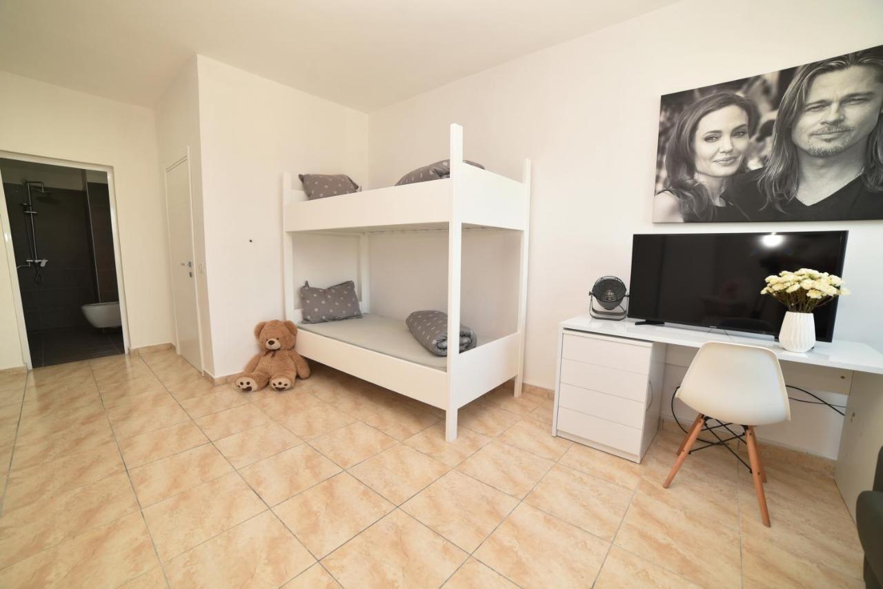 Beachfront Marilyn Durres Exterior photo