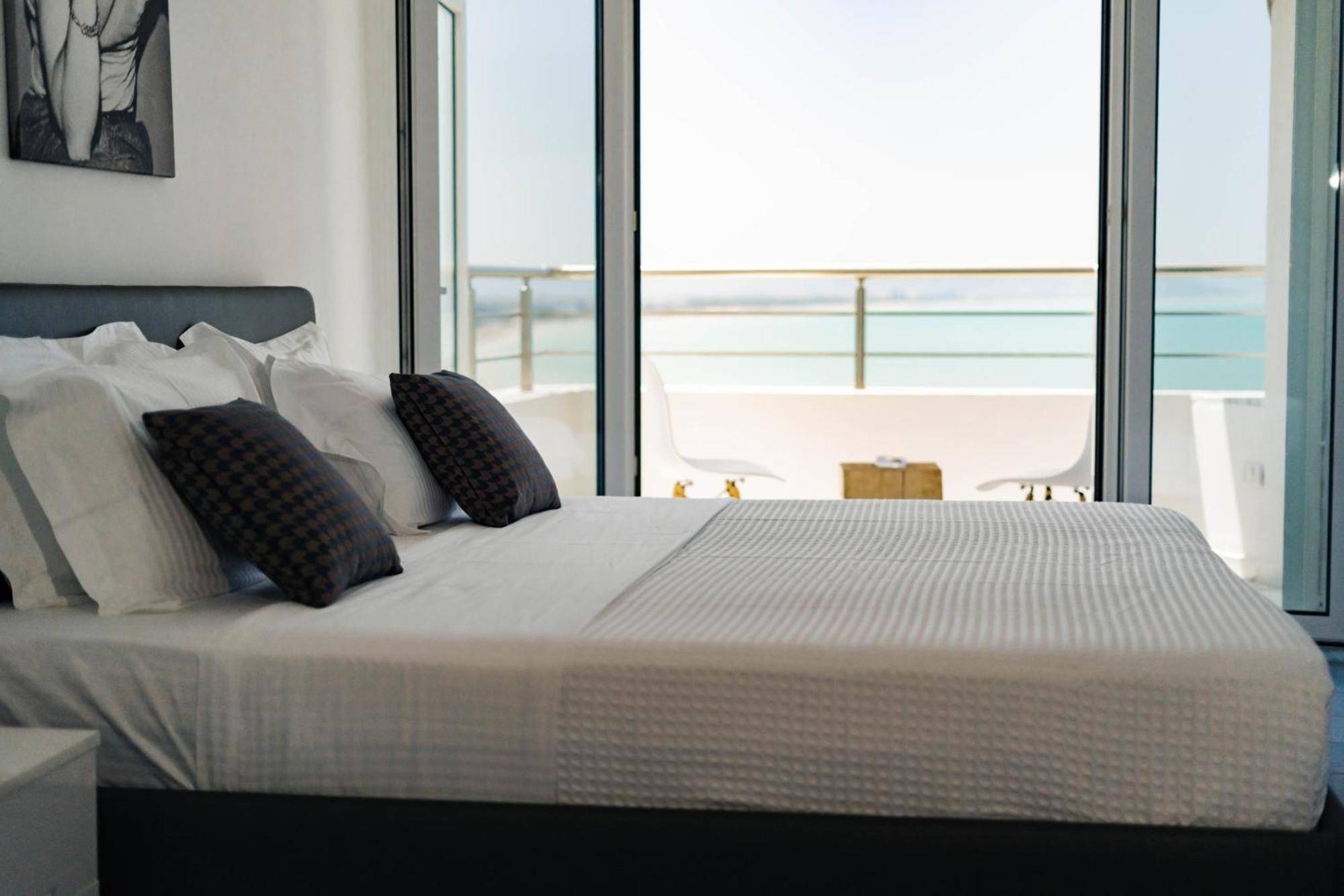 Beachfront Marilyn Durres Exterior photo
