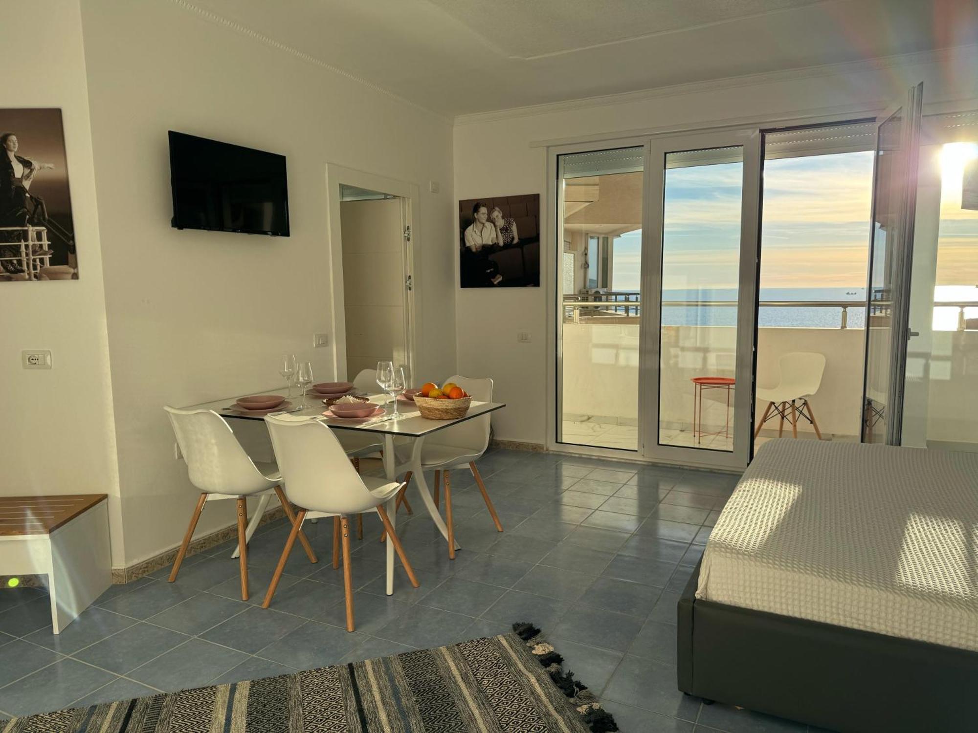 Beachfront Marilyn Durres Exterior photo